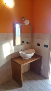 Ett badrum på Yurte in Langa
