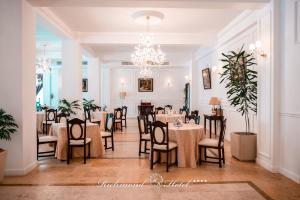 Restaurace v ubytování Richmond Hotel