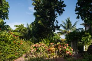 Jardin de l'établissement Le Repaire - Boutique Hotel & Restaurant
