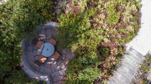 Jardin de l'établissement Le Repaire - Boutique Hotel & Restaurant