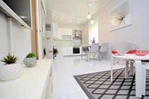 Kuchyňa alebo kuchynka v ubytovaní Apartment Populare