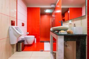 A bathroom at Villa Menelaos