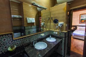 Koupelna v ubytování Riad Fes Andalucia + 37 fotografií