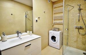 Kúpeľňa v ubytovaní SPA Polanki PARK Nemo Apartamenty Kołobrzeg