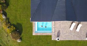 A piscina localizada em Xelena Hotel & Suites ou nos arredores