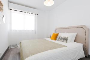 Posteľ alebo postele v izbe v ubytovaní Hola Málaga Premium Centro