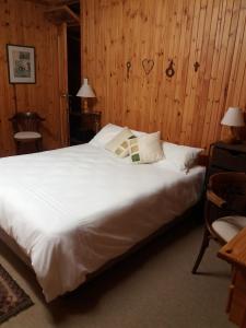מיטה או מיטות בחדר ב-Haus Schaaf b&b