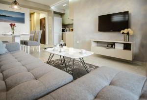 TV a/nebo společenská místnost v ubytování Apartment Lulu