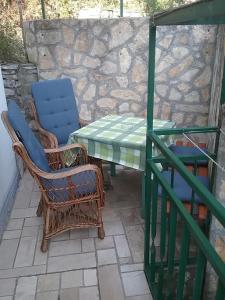 Balkón nebo terasa v ubytování Apartmani PISAC