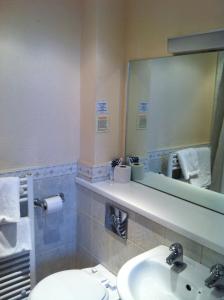 Ванная комната в Wheatlands Lodge Hotel