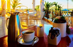 Photo de la galerie de l'établissement Mediterranean Princess- Adults Only, à Paralia Katerinis 67 autres photos