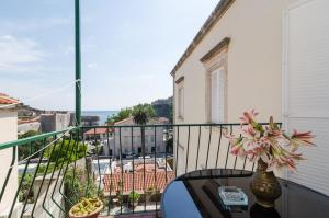 Balkón alebo terasa v ubytovaní Apartment Entre les jardins