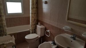 Łazienka w obiekcie Apartamento Roquetas playa con WIFI