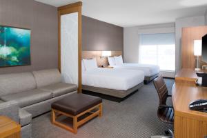 Postel nebo postele na pokoji v ubytování Hyatt Place Dallas/The Colony