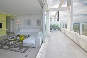Uma varanda ou terraço em Yoo Punta del Este - Rental Club Apartments