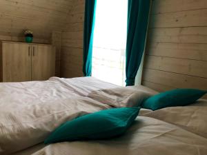 Postel nebo postele na pokoji v ubytování Sarbinówka + 18 fotografií