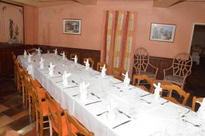 Restaurace v ubytování Hotel du Commerce + 13 fotografií