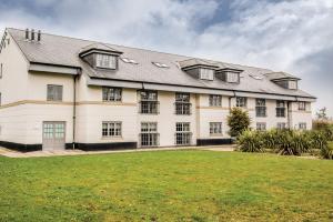 Gallery image of De Vere Wokefield Estate in Reading