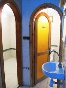 Vonios kambarys apgyvendinimo įstaigoje Riad De Rêve