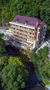 Photo de la galerie de l'établissement Hotel Holiday Maria, à Băile Herculane