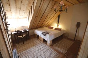 Postel nebo postele na pokoji v ubytování Metsara B & B
