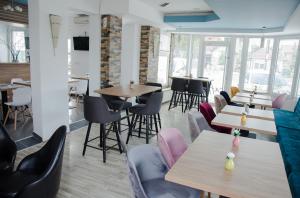 A television and/or entertainment centre at Apartmani Banja SPA