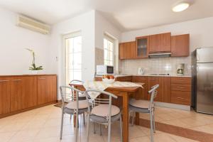 Kuchyň nebo kuchyňský kout v ubytování Apartments Isabela Punat by El-Pi Tours