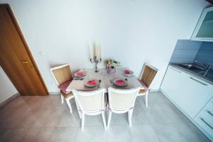 Kuchyň nebo kuchyňský kout v ubytování Apartments Juric