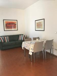 Posedenie v ubytovaní Residenza Le Logge + 37 fotografií
