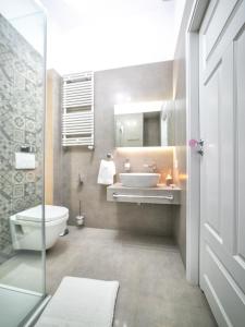 Kúpeľňa v ubytovaní Apartamenty Wrona | Wrona Apartments