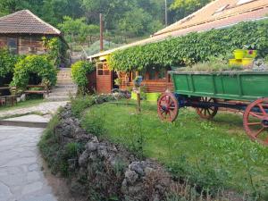 A garden outside Guest House Lisinski Raj