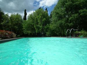 Bazén v ubytování L'Isolo b&b e case vacanza nebo v jeho okolí