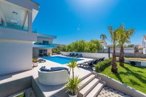 Basen w obiekcie Luxury Apartments Marija lub w pobliżu