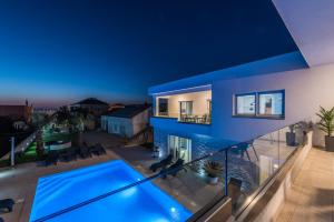 Basen w obiekcie Luxury Apartments Marija lub w pobliżu