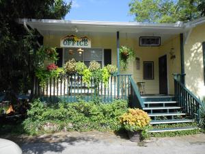 Gallery image of Sherwood Court Cottages in Eureka Springs