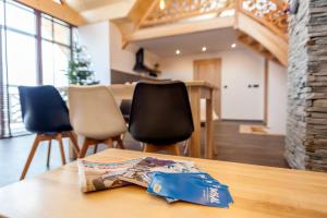 Posedenie v ubytovaní Domki Tatrzański Ogród Regional Houses Zakopane