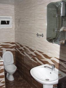 Koupelna v ubytování Guest house 26 + 74 fotografií