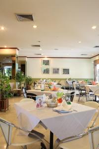 Restoranas ar kita vieta pavalgyti apgyvendinimo įstaigoje River Kwai Hotel