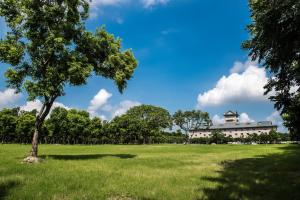 Jade Garden Hote外面的花园