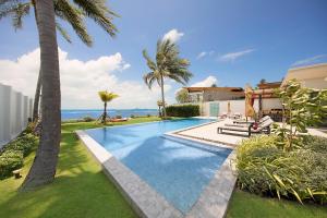 Bazén v ubytování Villa SeaNest Samui nebo v jeho okolí