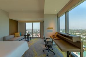 Ruang duduk di Pan Pacific Yangon