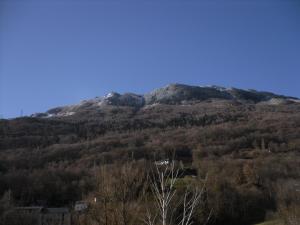 Vista general d'una muntanya o vistes d'una muntanya des de la casa o xalet