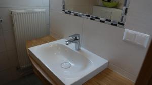 Ένα μπάνιο στο Apartment Köll