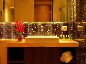 Koupelna v ubytování The Metropolitan Hotel & Spa New Delhi