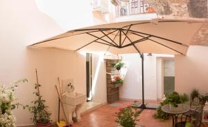 Patio alebo iná vonkajšia časť ubytovania Residenze dello Scirocco