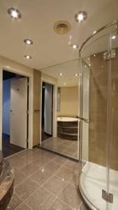 Koupelna v ubytování De Keyser Hotel