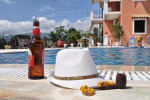 The swimming pool at or close to Xristina