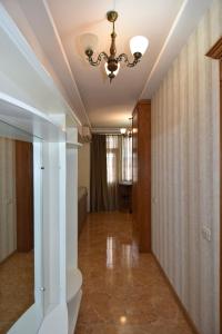 Foto da galeria de Luxary apartment near opera & Cascade! em Yerevan