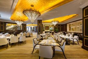 Restaurace v ubytování Ezdan Palace Hotel