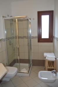 Bathroom sa Guest Rooms Affittacamere